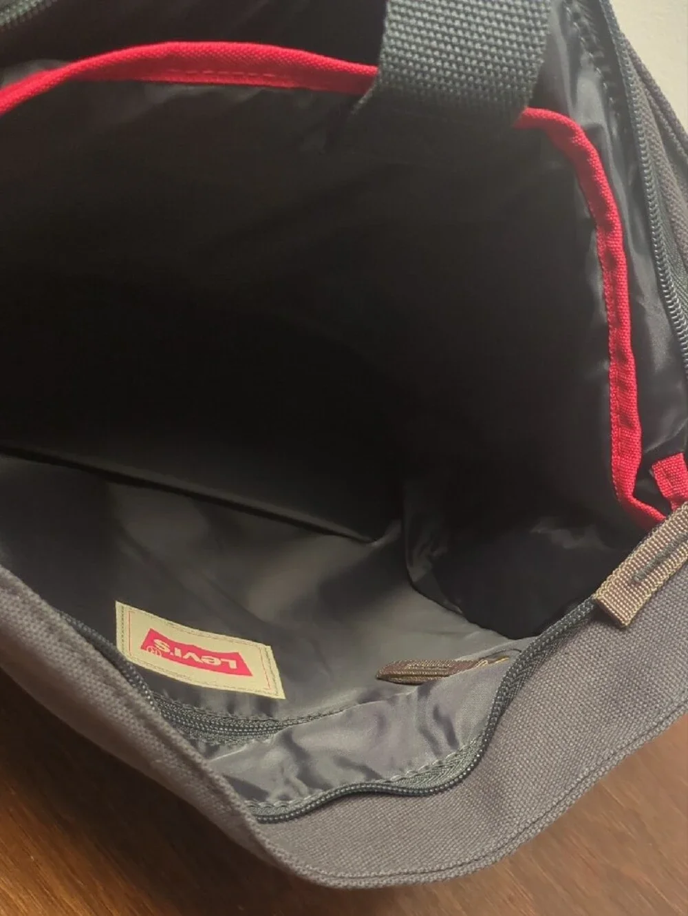 Levi's Gray Canvas Messenger Bag Camouflage Edge Sutherland Messenger Laptop Bag